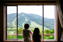 「斑尾高原ホテルで楽しむ涼やかな夏休み　14の特典付きオールインクルーシブプラン登場」の写真