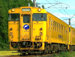 「夏休み特別企画！　JR九州宮崎支社で小学生向け車両丸洗い体験と車内見学ツアーが開催」の写真