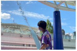 「名古屋「オアシス21」で真夏のひんやり体験！ 雪ふらし&全長8mの氷のすべり台で遊べる」の写真