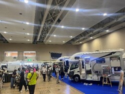 「札幌で道内最大級のキャンピングカーの祭典！愛犬と参加できるドッグフェスも同時開催」の写真