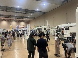 「札幌で道内最大級のキャンピングカーの祭典！愛犬と参加できるドッグフェスも同時開催」の写真