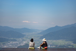 「福井県のスキージャム勝山で夏山リフト無料運行　標高1000mの絶景＆山の日イベントも」の写真