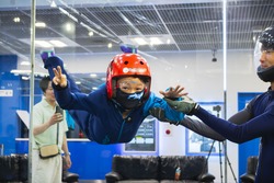「夏休みの自由研究と親子の思い出づくりが同時に叶う！埼玉越谷で空中浮遊体験イベント」の写真