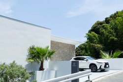 「熱海に究極のリゾート型貸別荘OPEN　絶景花火ビュー＆プライベートプール、サウナ付き」の写真