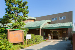 「夏休みの自由研究にぴったり！　静岡磐田市で「世界のカブト・クワガタ展」が開催中！」の写真