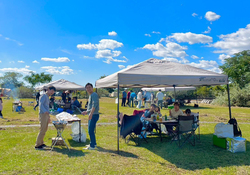 「淀川河川公園 大山崎地区で手ぶらBBQイベント！　モルックなど遊び道具の無料貸出も」の写真