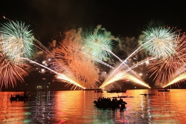 宮津燈籠流し花火大会（宮津市商工観光課　観光係）