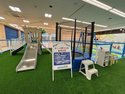 「宇都宮市に巨大室内遊園地「キッズランドUS」がオープン　セルフ写真館＆カラオケも！」の写真