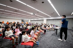 「子供の夢を応援！屋内こども万博が大阪なんばで開催　フォートナイトで道頓堀バトルも」の写真