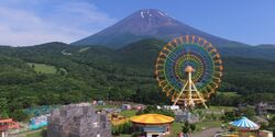 「富士山2合目の遊園地ぐりんぱが入園無料　アトラクション乗り放題＆キャンプ場もお得」の写真