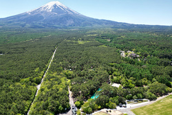 「親子で絶景を満喫！富士すばるランドで熱気球体験が開催　富士山を上空から眺めよう！」の写真