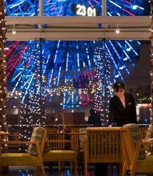 「横浜ベイホテル東急で夜景と楽しむデザートブッフェ開催　シャインマスカット尽くし！」の写真
