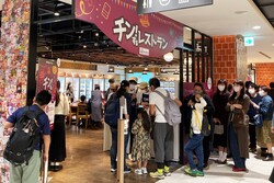 「冷凍食品200種類＆アイスが90分食べ放題！　話題の人気イベントが北海道・札幌で開催」の写真