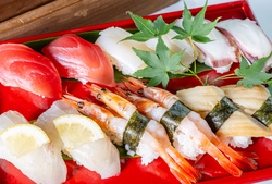「神戸のホテルバイキングで北海道グルメ祭り 海鮮やご当地メニュー、スイーツ食べ放題」の写真
