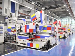 「静岡にプラモデル体験ミュージアムが新オープン バンダイの新工場でものづくりを体験」の写真