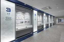 「静岡にプラモデル体験ミュージアムが新オープン バンダイの新工場でものづくりを体験」の写真