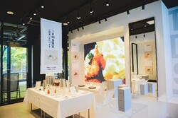 THE [　] STOREの内観