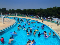 「【埼玉】2025年9月も涼しく遊べる！おすすめ「水遊びスポット」8選　人気＆無料も」の写真