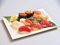 秋握り（1人前、10貫）5,500円〈各日30点限り〉