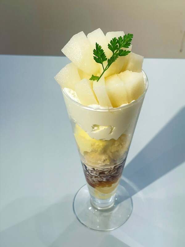 梨のパフェ　(1,740円 税込)