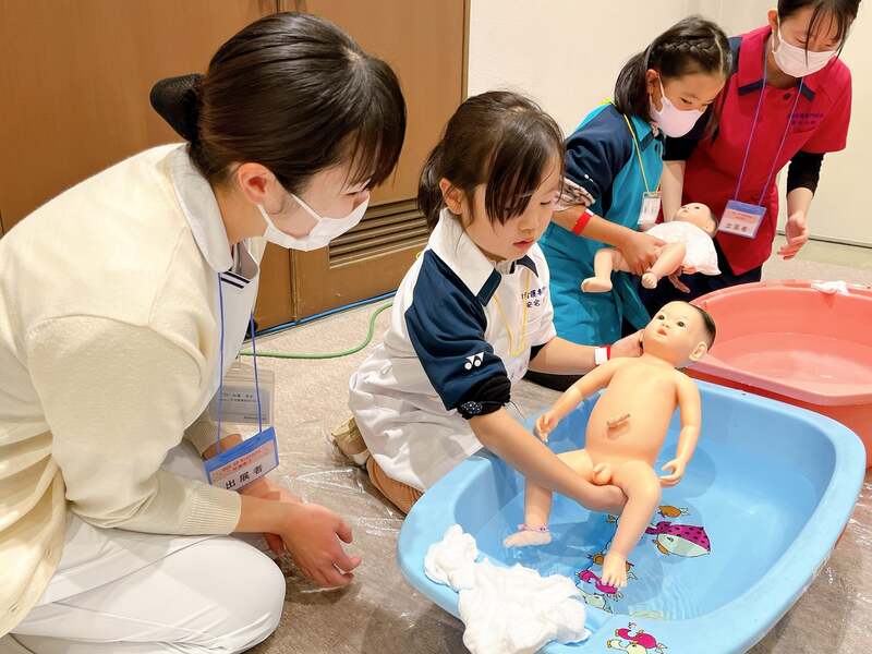 新生児室看護師の仕事