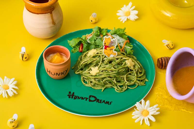 花咲く丘のほうれん草のクリームパスタ