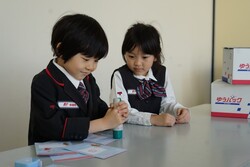 「郵便局員になりきり！参加無料の職業体験イベント「みんなの郵便局」全国4カ所で開催」の写真