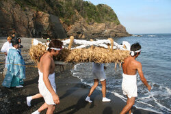 わらじ祭り／（c）志摩市観光協会　過去開催時の様子