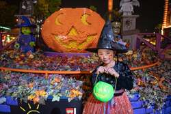 「レゴランドジャパンで2日間限定ハロウィンナイト！　夜のアトラクション＆ショー満喫」の写真