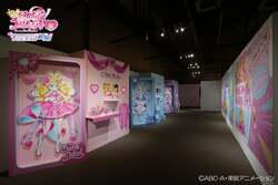「プリキュアの世界を体験できる展覧会が神戸で開催！　推し活部屋や診断コーナーも！」の写真
