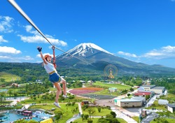 「静岡県のぐりんぱに新アトラクション登場　富士山へ向かってダイブするジップライン！」の写真