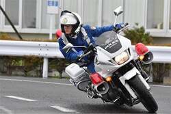 白バイ