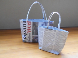 英字新聞でおしゃれなバッグをつくろう／お菓子や小物などを入れておけるバッグです♪ 大・小のサイズで作ることができます。