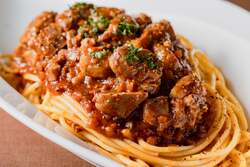 ごろごろ肉のボローニャ風パスタ《イタリア》