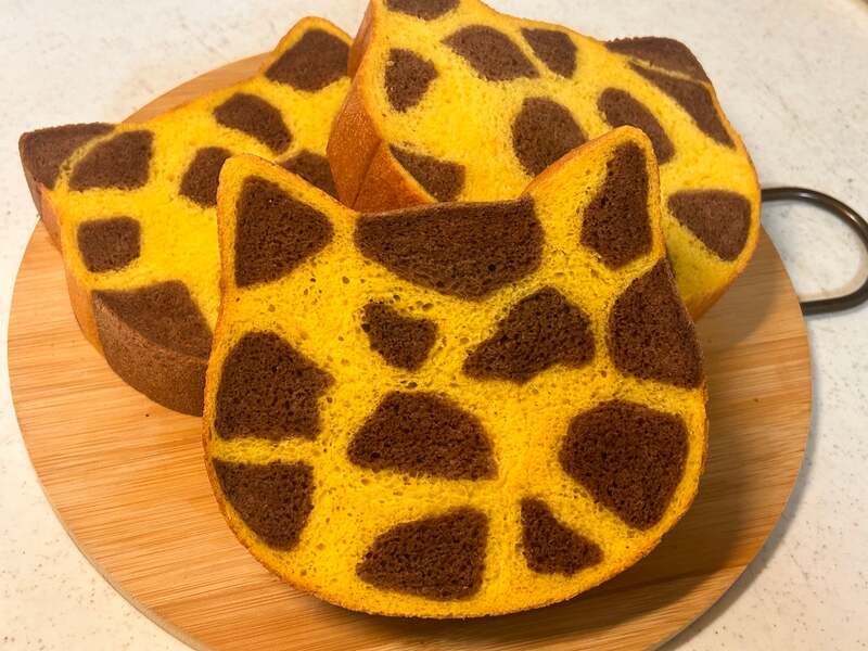 アニマル柄の食パ（））