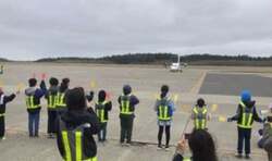 「秋田空港でチャーター遊覧飛行とバックヤード見学！　親子で楽しむ航空体験ツアー開催」の写真