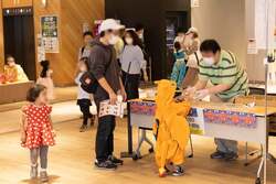「親子でハロウィン運動会！有明ガーデンで「ありハロ2025」開催　子供向けイベント多数」の写真