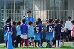 「横浜FCユース選手が直接指導！小学1・2年生対象のサッカー教室開催　参加費無料」の写真