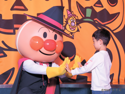 「仙台アンパンマンこどもミュージアムでハロウィーン！　特別な衣装でグリーティング！」の写真