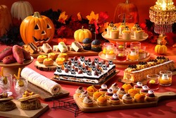 「【関東】2025ハロウィンスイーツビュッフェ8選　仮装で無料＆合言葉でプレゼントも」の写真