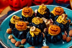 「【関西】2025ハロウィンビュッフェ7選　秋食材のスイーツ＆仮装特典も」の写真