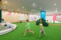 「長野県須坂市に全天候型アミューズメントパーク「ASOBLE」オープン　無料遊具充実」の写真