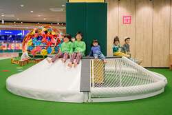 「長野県須坂市に全天候型アミューズメントパーク「ASOBLE」オープン　無料遊具充実」の写真