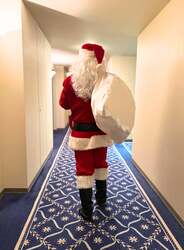 「リーガロイヤルホテル広島でサンタがお部屋にやってくる！　クリスマス宿泊プラン登場」の写真