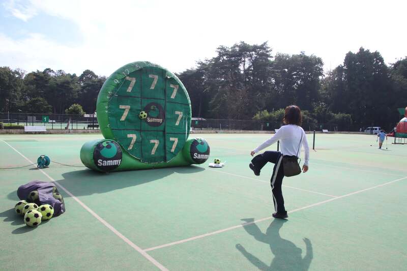 サッカーキックターゲット