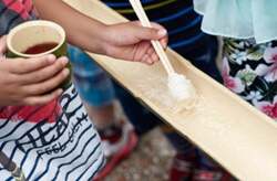 「京都駅ビル大階段で流しそうめん！親子で楽しめる体験イベント開催　子供向け企画も！」の写真