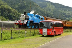 「【10/14は鉄道の日】全国のSL（蒸気機関車）に乗れるスポット13選｜路線＆運行期間も」の写真