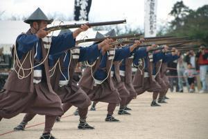 長浜火縄銃大会（公益社団法人長浜観光協会提供）