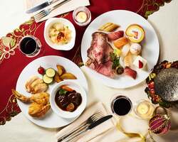 「大阪でサンタクロースに会える！ホテルニューオータニ大阪のクリスマスビュッフェ」の写真