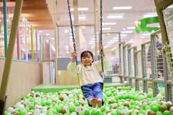 「愛知県岡崎市に子供がひとりでも遊べるスキッズガーデンがオープン！」の写真